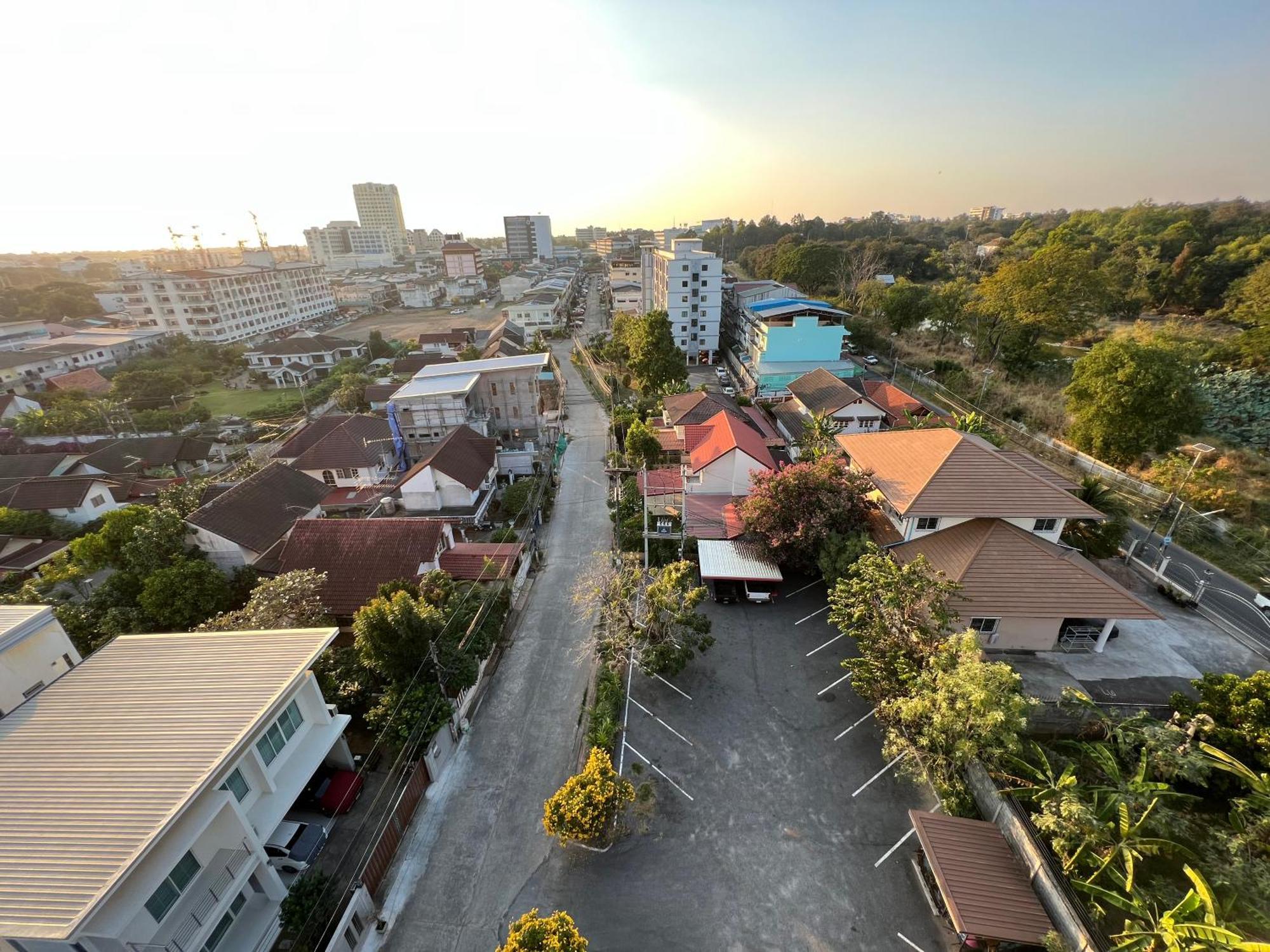 Dm Inn Khon Kaen Luaran gambar